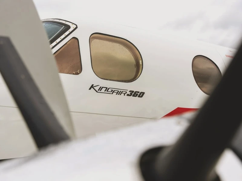 Beechcraft King Air 360 (2)
