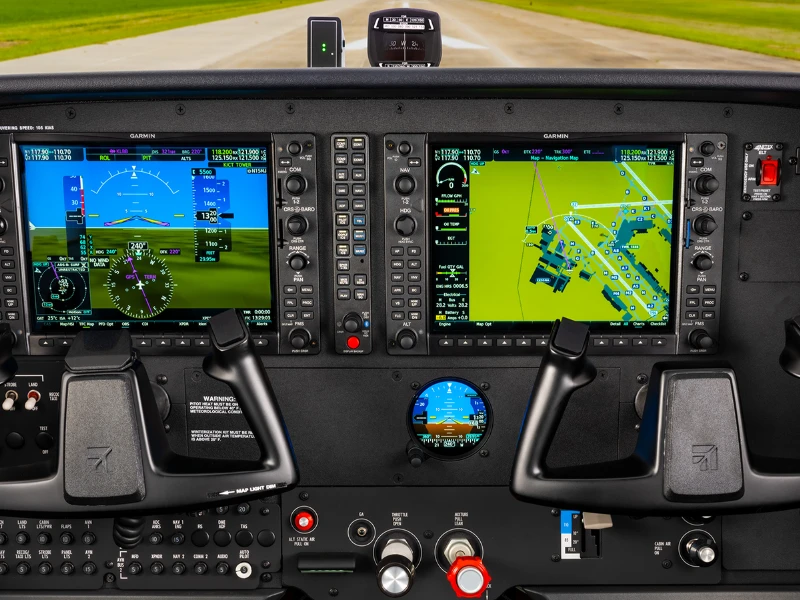 Cessna 172 Skyhawk cockpit