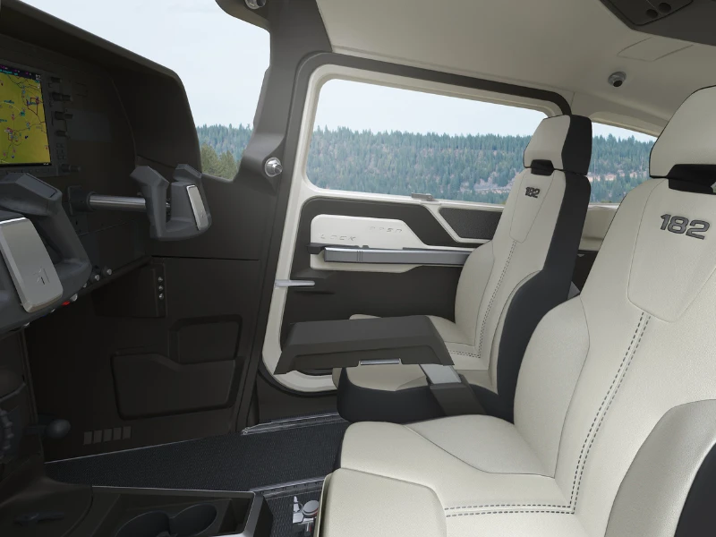 Cessna 182 Skylane cockpit