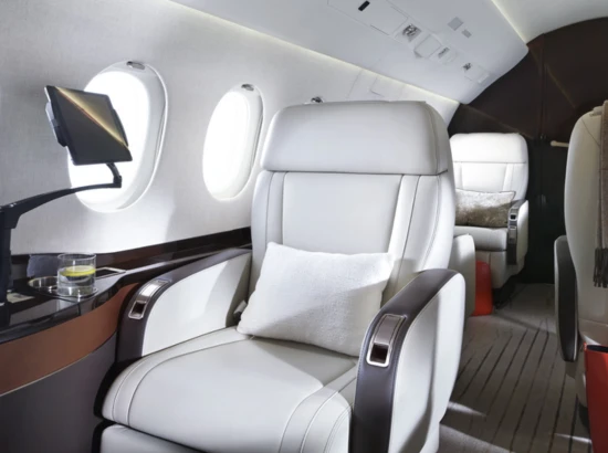 Dassault_Falcon_2000LXS-0