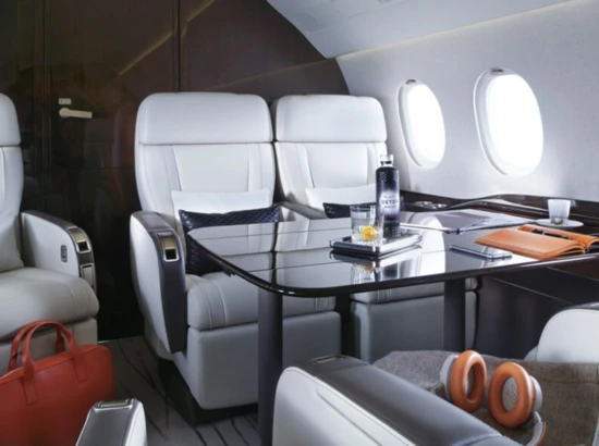 Dassault_Falcon_2000LXS-1