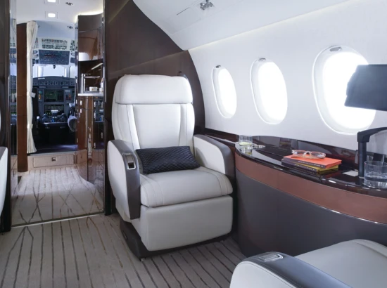 Dassault_Falcon_2000LXS-3