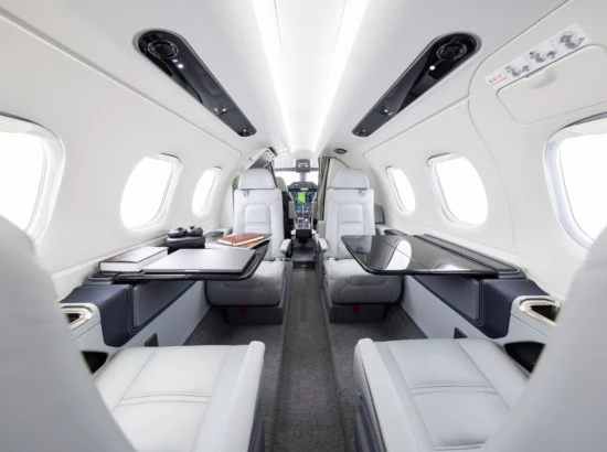 Embraer_Phenom_300E-1