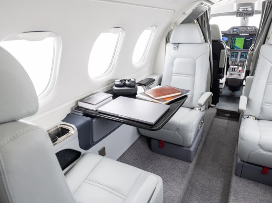 Embraer_Phenom_300E-3